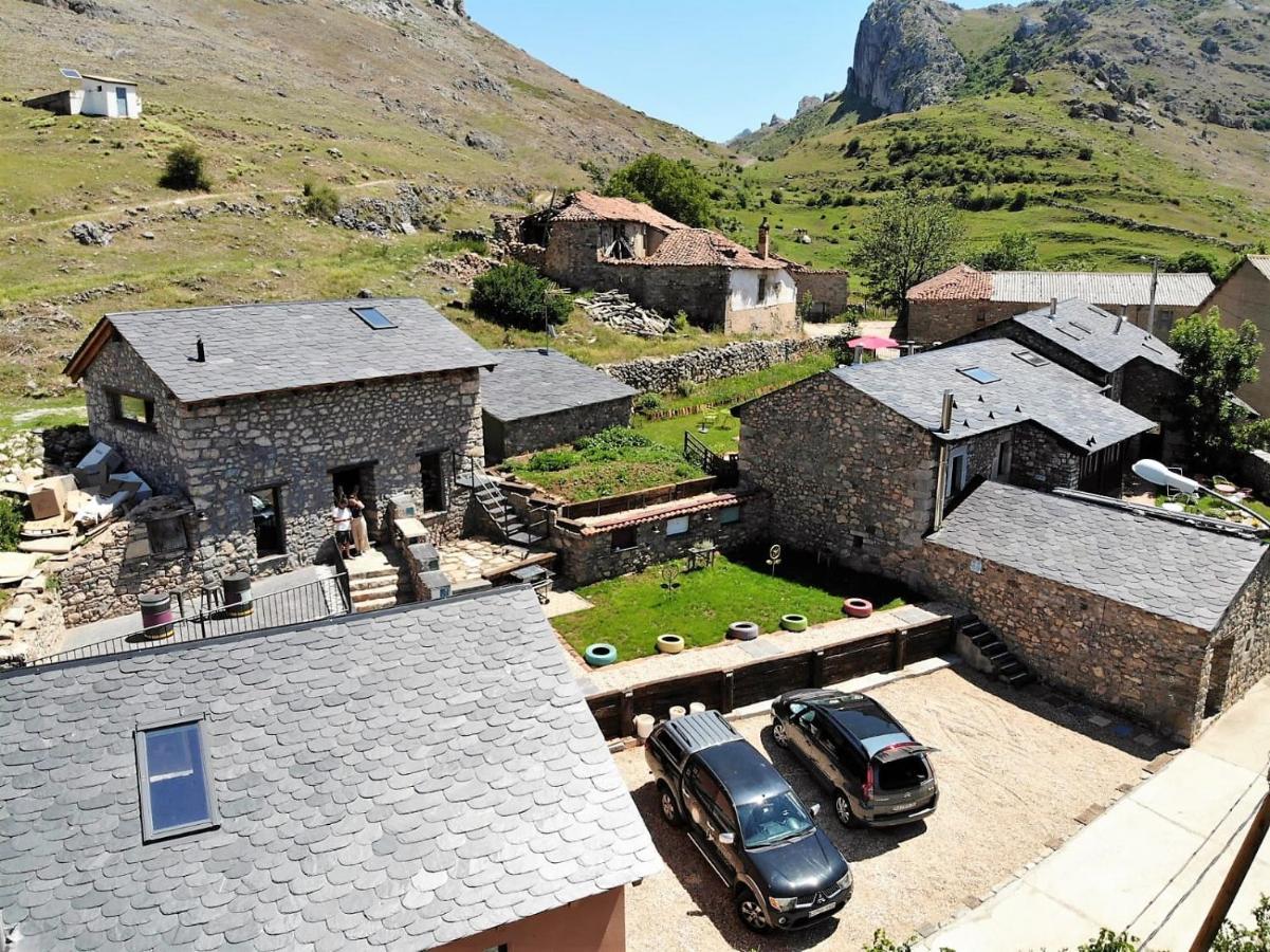 Casas Rurales Entre Babia Y La Luna Villafeliz Luaran gambar