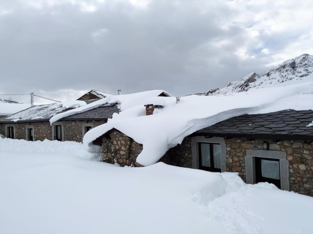 Casas Rurales Entre Babia Y La Luna Villafeliz Luaran gambar